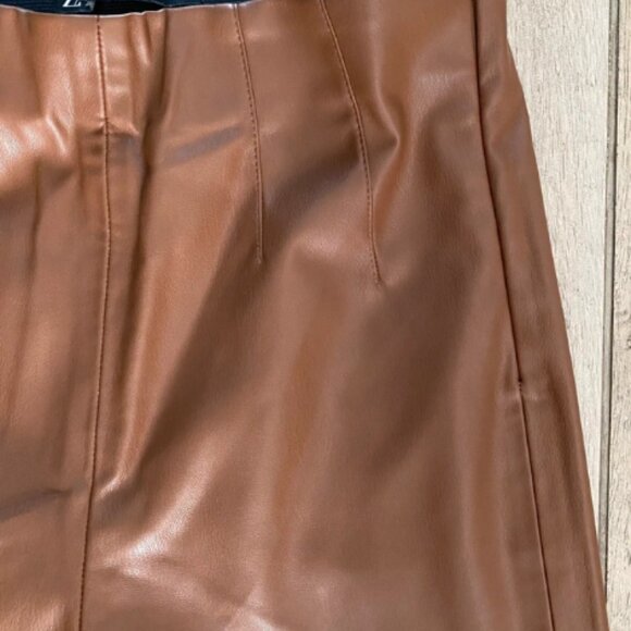 Pantalon en simili cuir Zara/ Pants – Chic Meets Confidence - Picture 7 of 9